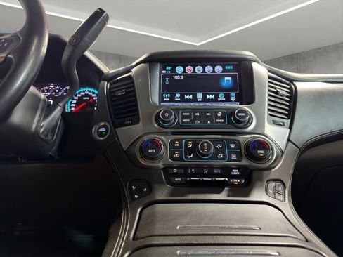Used 2019 Chevrolet Suburban Premier w/ Premier Plus Edition AWD/4WD image 32