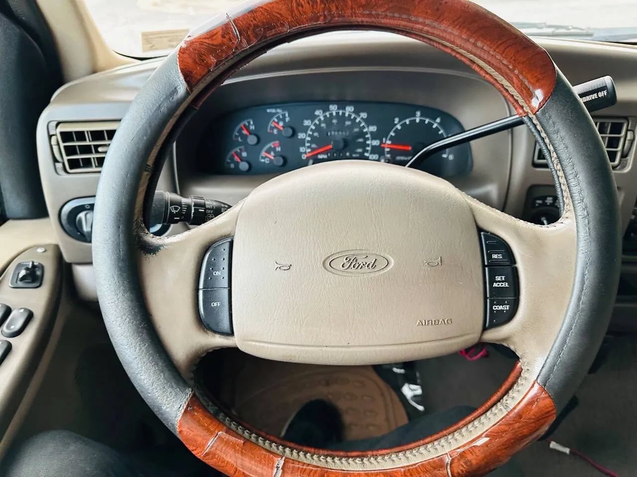 Used 2000 Ford Excursion Limited AWD/4WD image 19