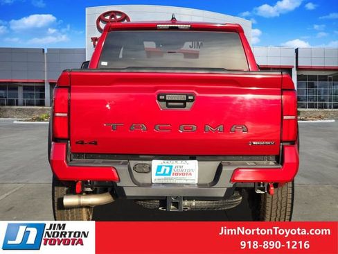 Used 2025 Toyota Tacoma TRD Off-Road image 7
