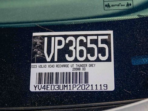 Used 2023 Volvo XC40 Recharge Ultimate image 32