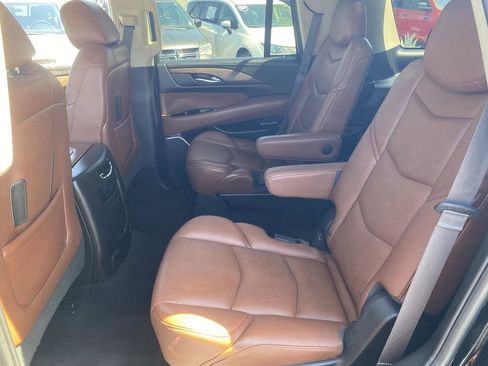 Used 2017 Cadillac Escalade Premium Luxury AWD/4WD image 17