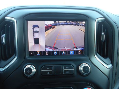 Used 2022 GMC Sierra 2500 AT4 w/ AT4 Preferred Package image 11