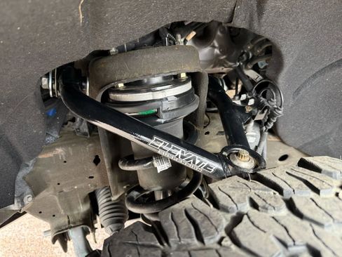 Used 2020 Chevrolet Silverado 1500 High Country image 28