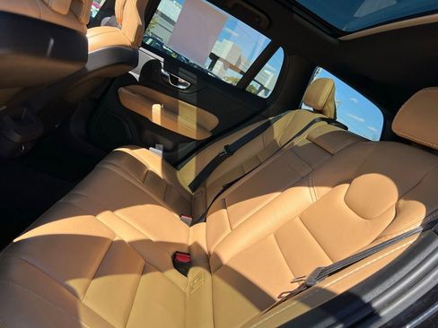 Used 2020 Volvo V60 T5 Cross Country image 42