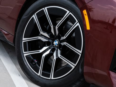 Used 2024 BMW 760i xDrive AWD/4WD image 11