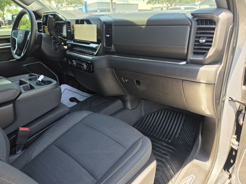 Used 2023 Chevrolet Silverado 1500 LT AWD/4WD image 17