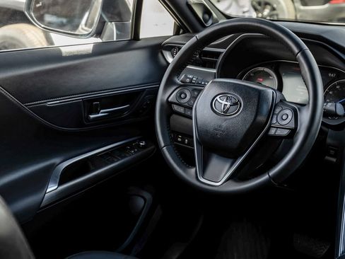 Used 2024 Toyota Venza XLE AWD/4WD image 25