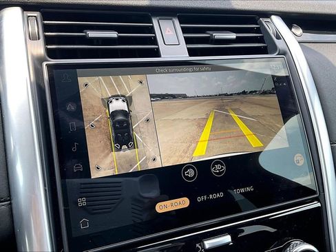 Certified 2025 Land Rover Discovery S AWD/4WD image 23
