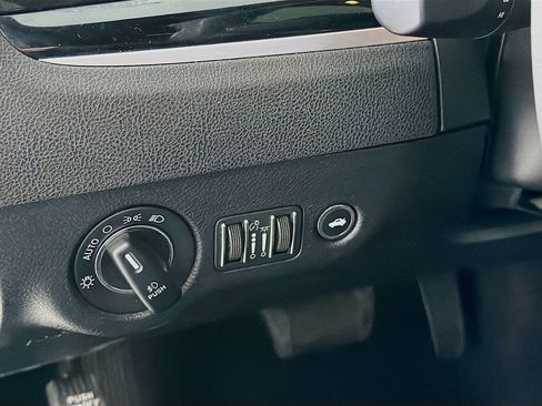 Used 2023 Chrysler 300 S image 12