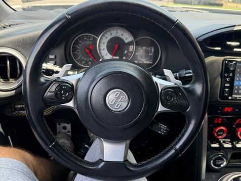 Used 2018 Toyota 86 RWD image 24
