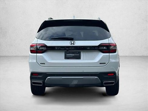 New 2026 Honda Pilot image 8