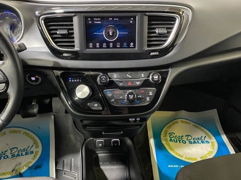 Used 2018 Chrysler Pacifica Touring Plus w/ S Appearance Package image 16