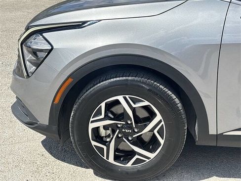 Used 2023 Kia Sportage LX image 32