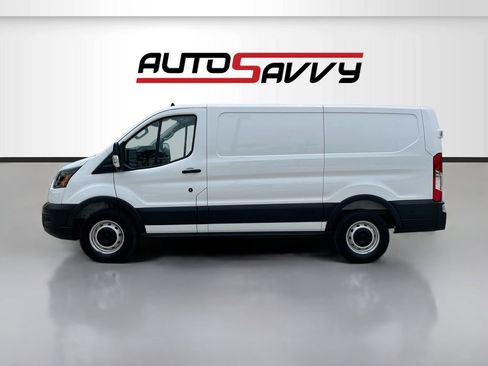 Used 2025 Ford Transit 150 Low Roof RWD image 4