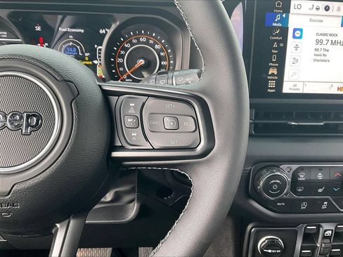 New 2026 Jeep Wrangler Unlimited Rubicon AWD/4WD image 28