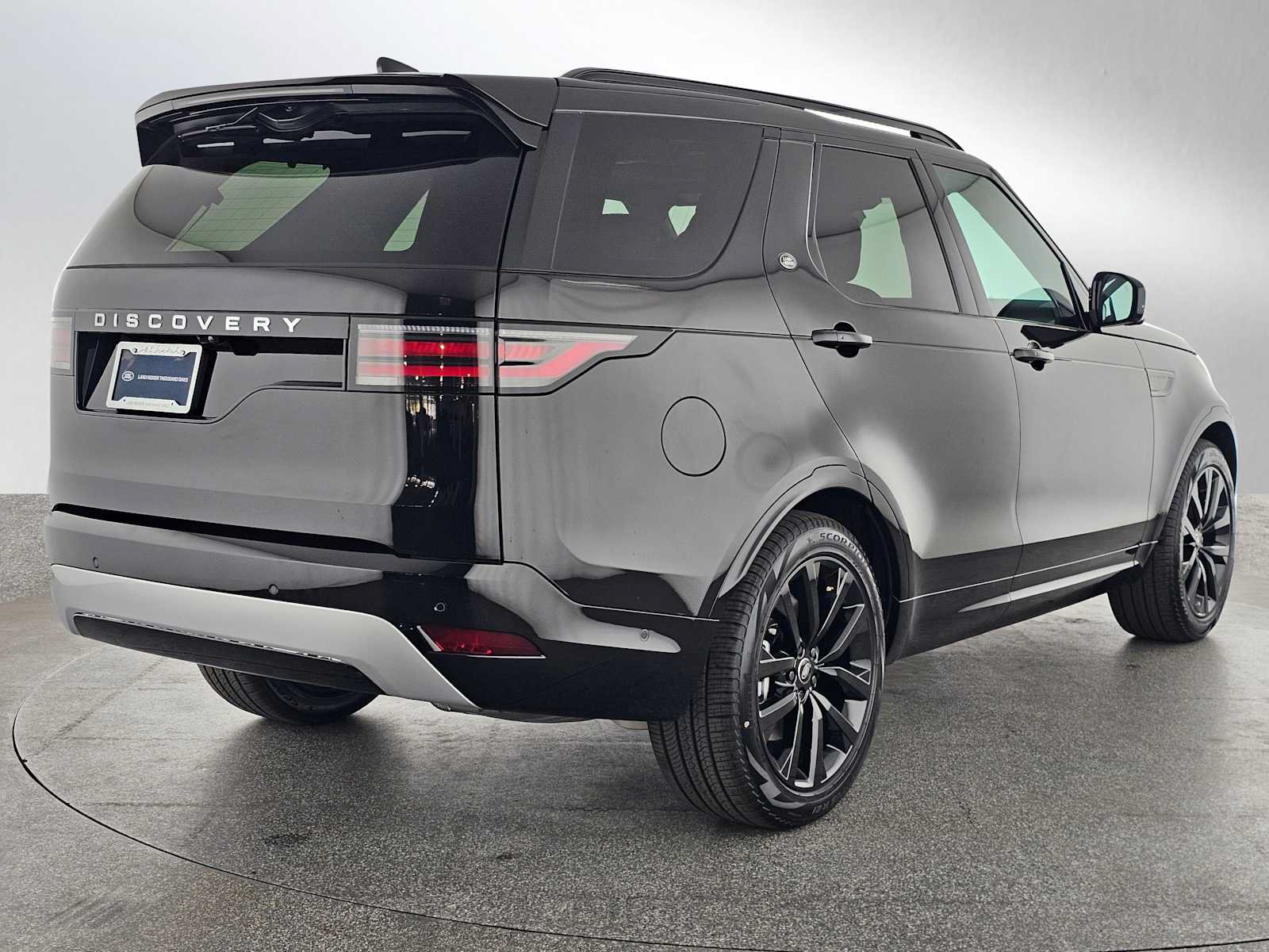 New 2026 Land Rover Discovery Limited Edition AWD/4WD image 5