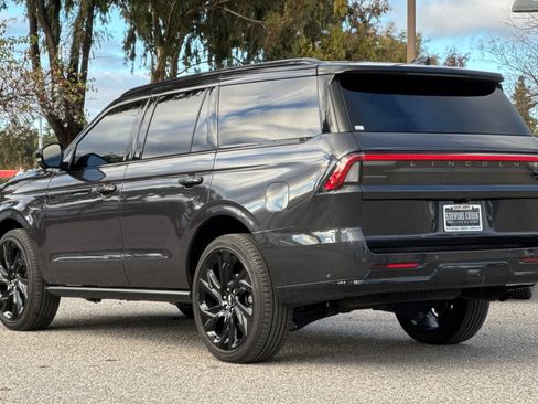 Certified 2025 Lincoln Navigator Black Label image 6