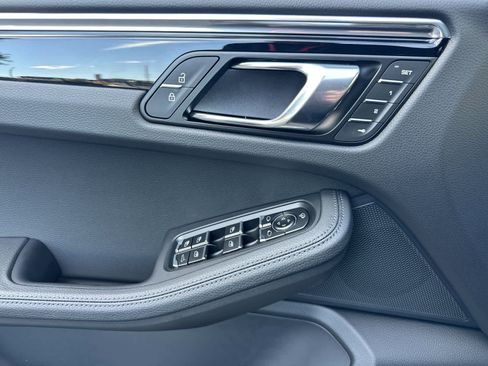 New 2026 Porsche Macan image 12