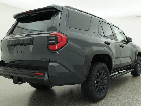 New 2026 Toyota 4Runner SR5 AWD/4WD image 19
