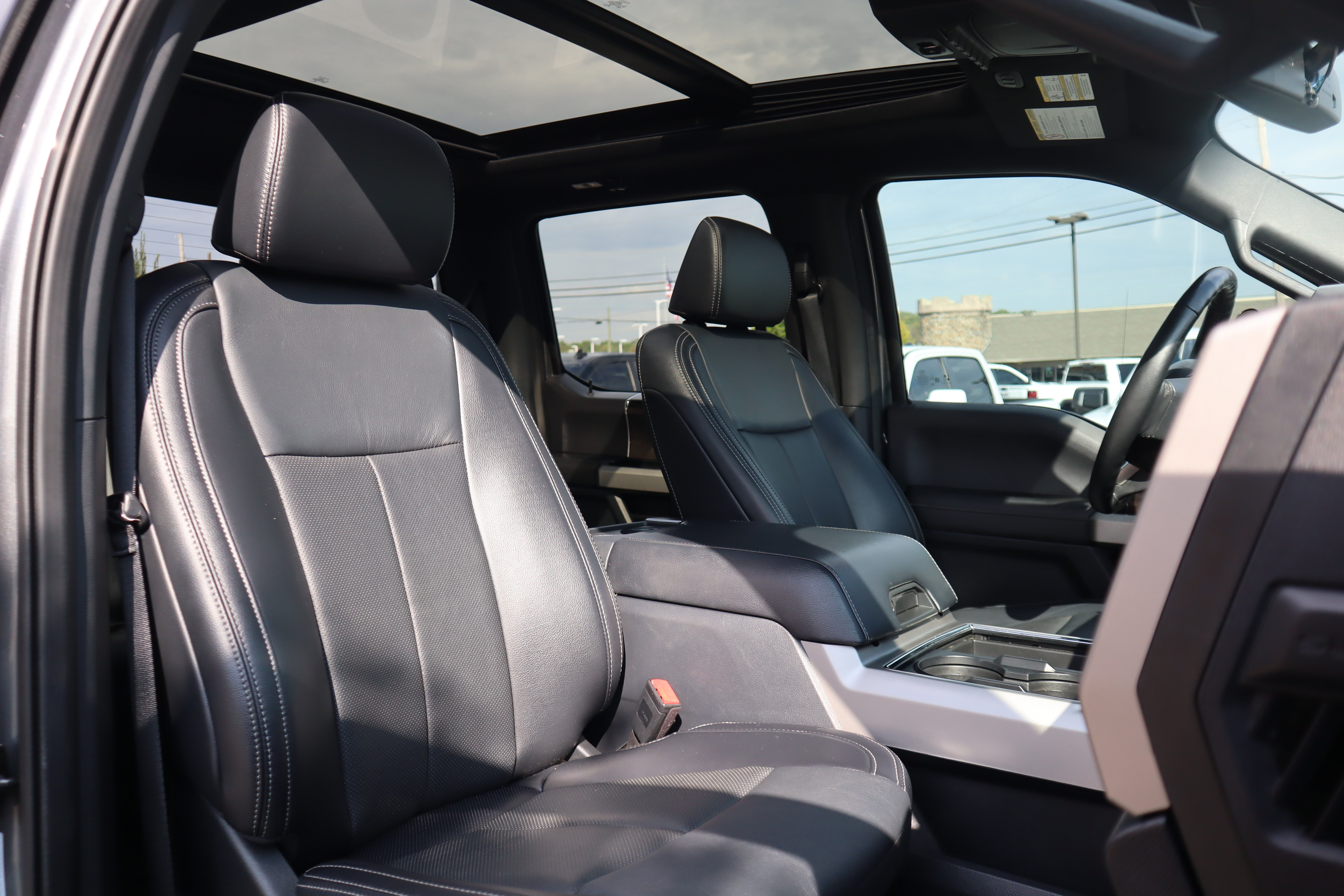 Used 2022 Ford F250 Lariat w/ Chrome Package AWD/4WD image 31