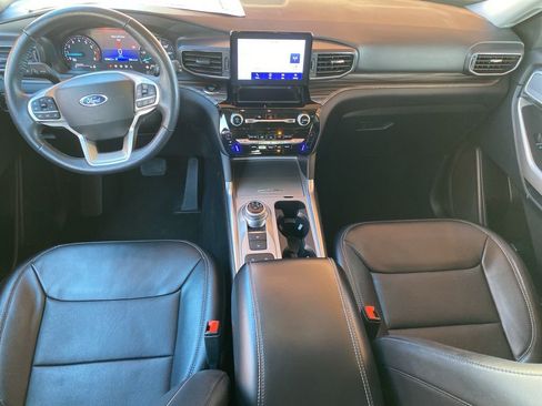 Certified 2023 Ford Explorer Limited w/ Equipment Group 301A image 21