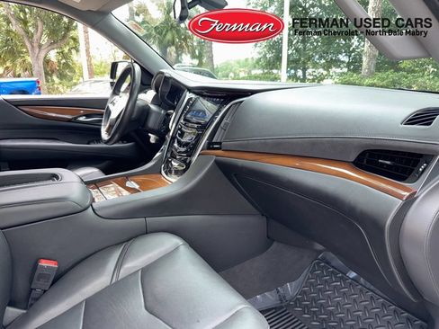 Used 2020 Cadillac Escalade 2WD image 8