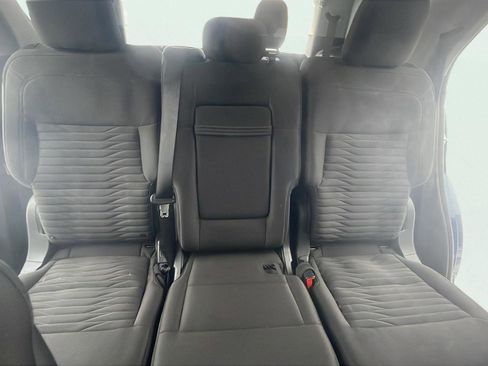 Used 2020 Ford Explorer XLT w/ Comfort Package image 19