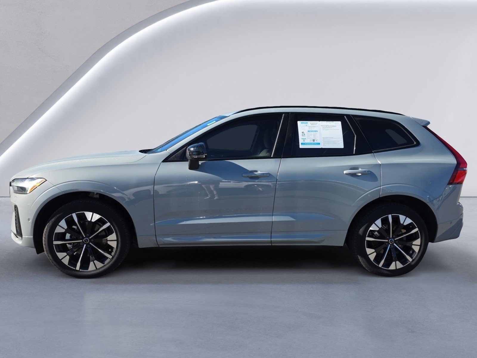 Certified 2026 Volvo XC60 B5 Plus w/ Protection Package Premier AWD/4WD image 7