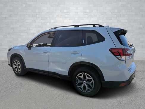 Used 2023 Subaru Forester Premium image 7