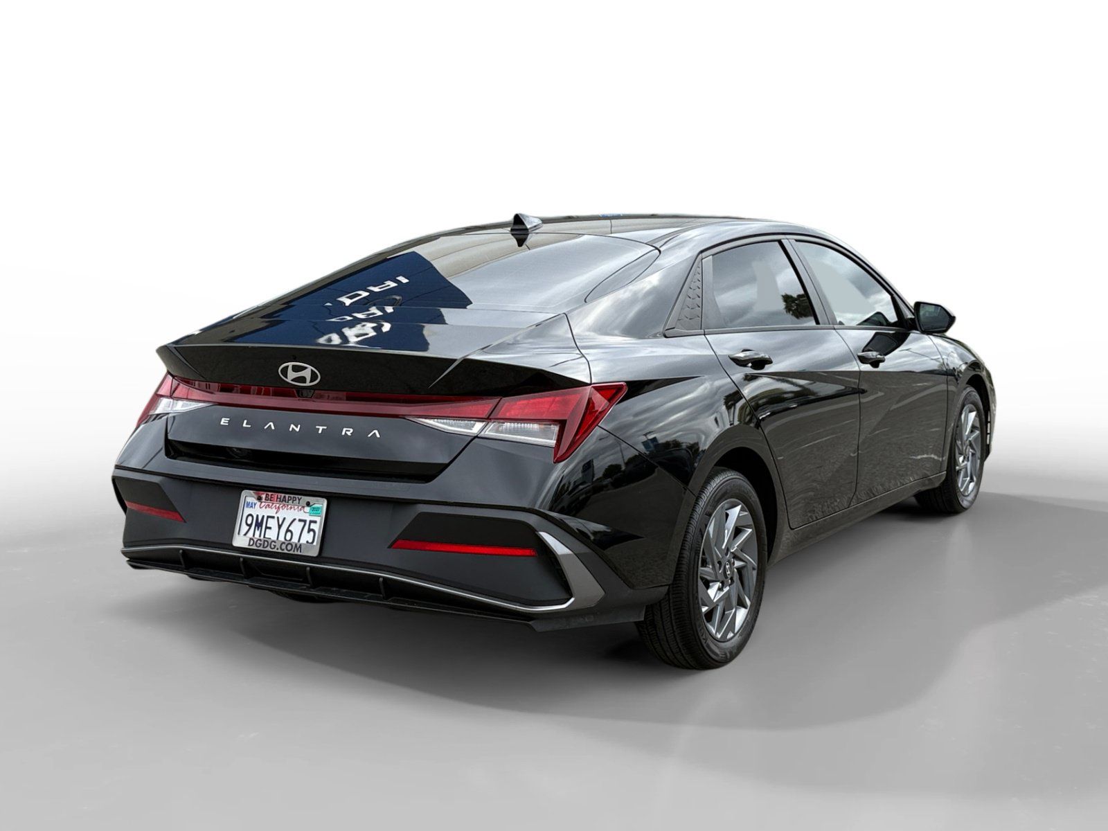 Certified 2024 Hyundai Elantra SEL FWD image 5