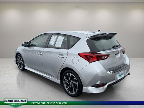 Used 2018 Toyota Corolla iM w/ Carpet Mat Package (TMS) image 5