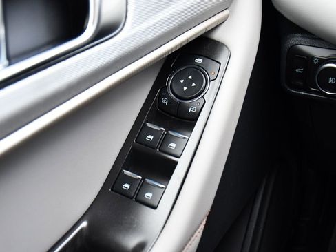 Used 2026 Ford Explorer Active w/ Active Comfort Package image 25