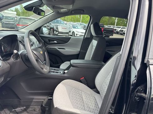 Used 2024 Chevrolet Equinox LS w/ LS Convenience Package image 9