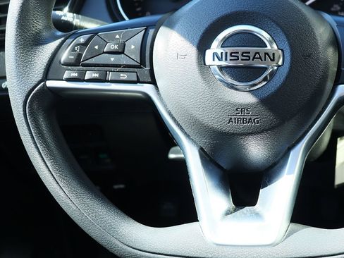 Used 2021 Nissan Rogue Sport S image 51