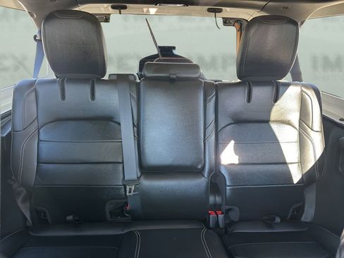 Used 2022 Jeep Wrangler Unlimited Sahara w/ Cold Weather Group image 10