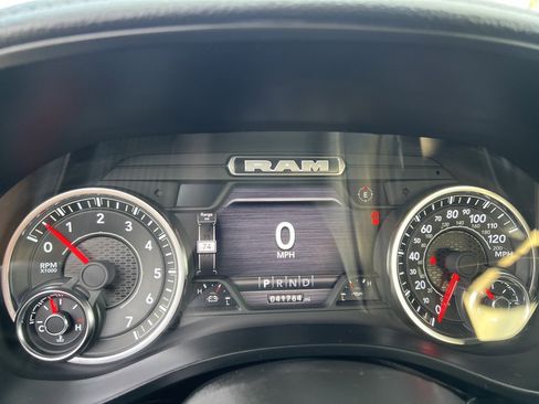 Used 2024 RAM 1500 Laramie image 25