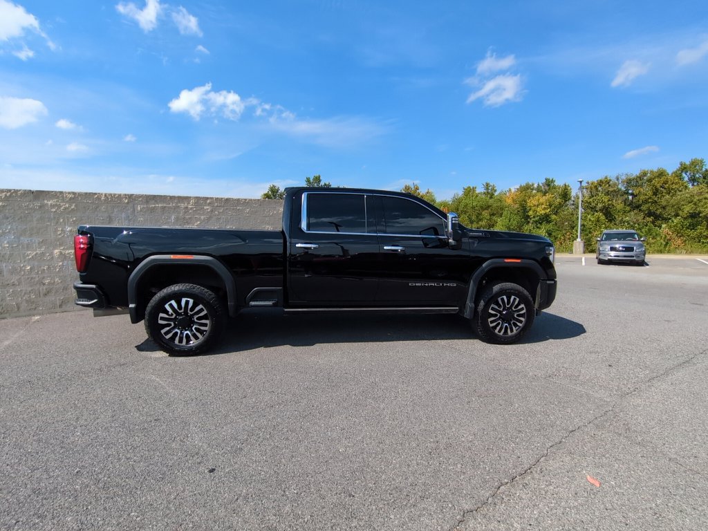 Used 2024 GMC Sierra 2500 Denali Ultimate AWD/4WD image 3