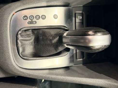 Used 2013 Volkswagen Golf 4-Door FWD image 19