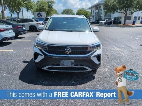 Used 2022 Volkswagen Taos SE w/ IQ.Drive SE Package FWD image 2