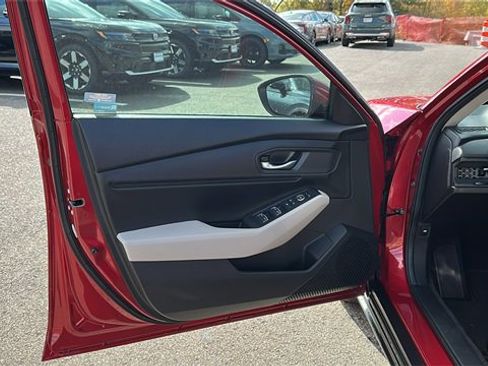 Used 2024 Honda Accord EX image 9