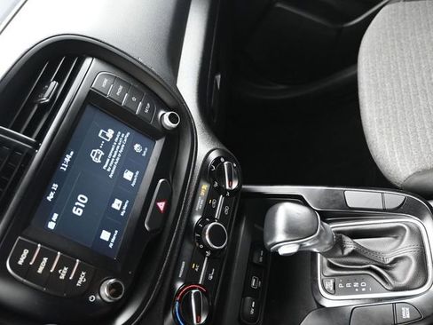 Used 2020 Kia Soul GT-Line FWD image 20