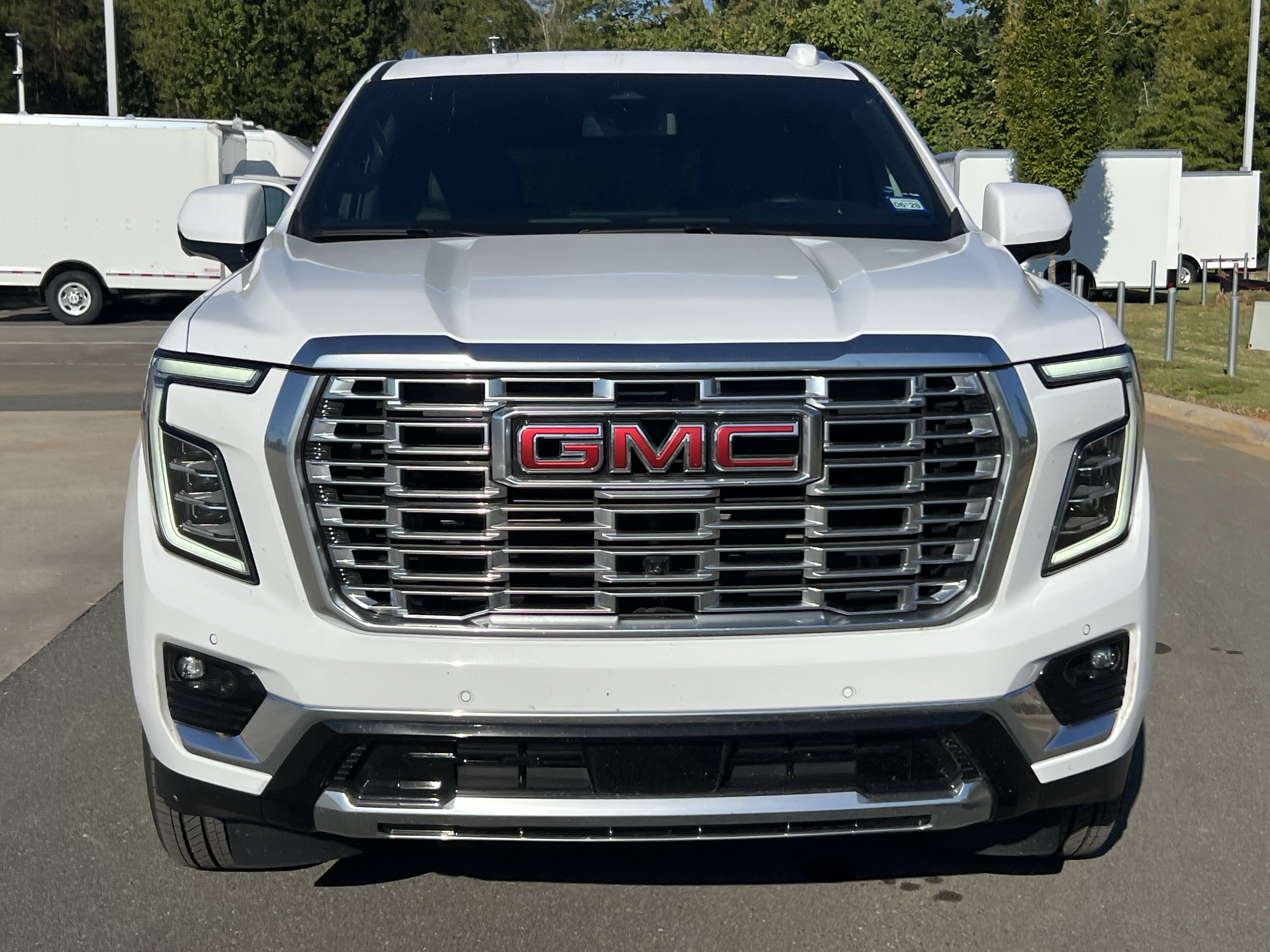 Used 2026 GMC Yukon Denali w/ Sun & Power Step Package AWD/4WD image 4