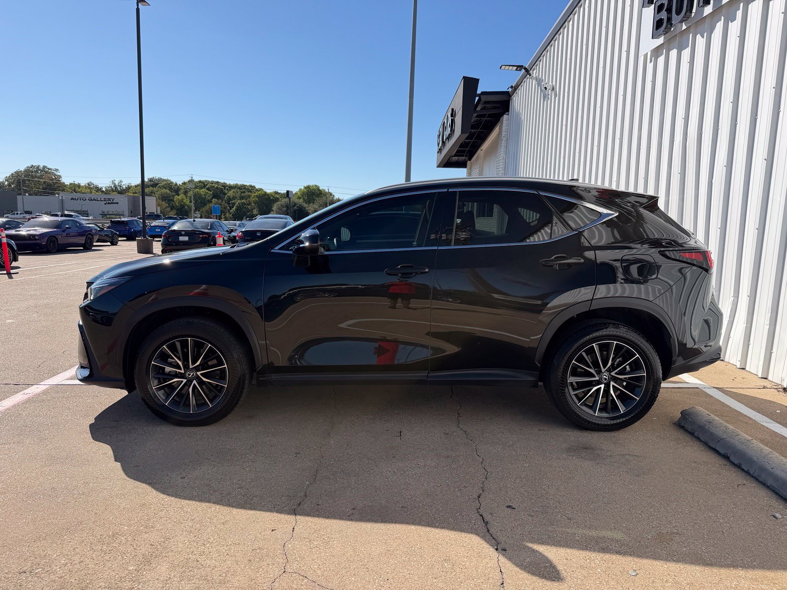 Used 2024 Lexus NX 250 FWD image 3