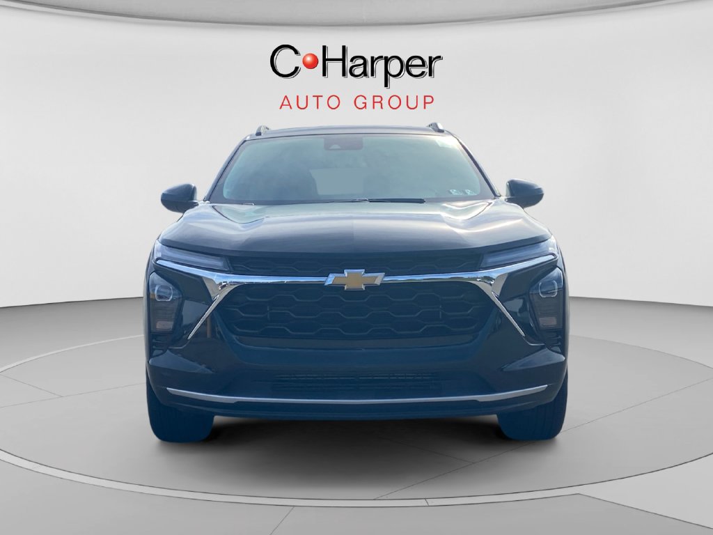 Used 2024 Chevrolet Trax LT w/ Sunroof Package FWD image 8