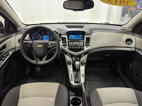 Used 2013 Chevrolet Cruze LS image 30