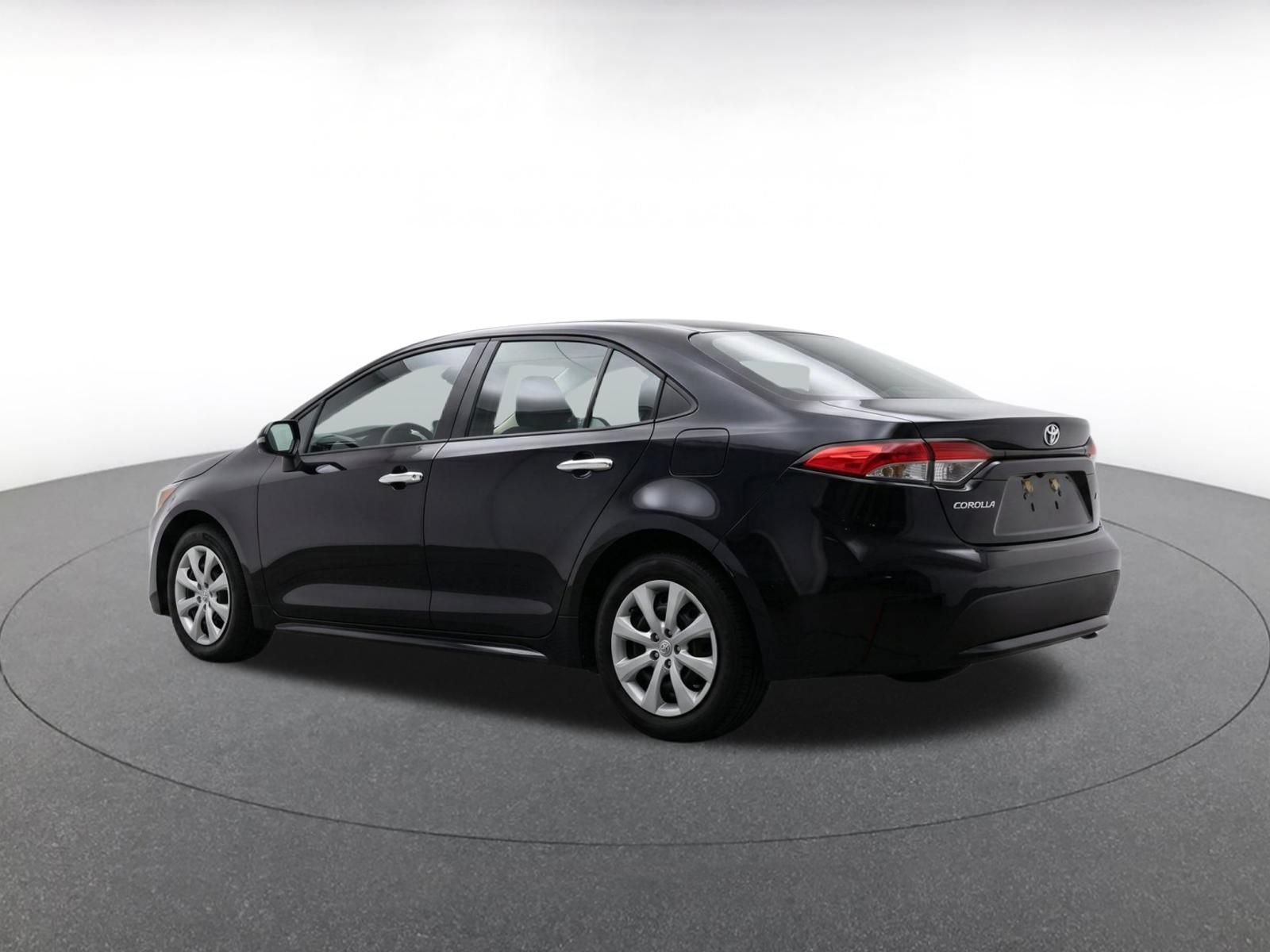 Used 2025 Toyota Corolla LE FWD image 6
