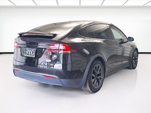 Used 2022 Tesla Model X Plaid image 4