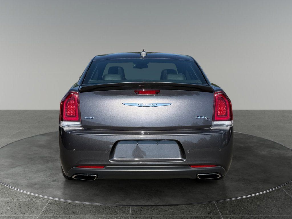 Used 2019 Chrysler 300 S w/ 300S Premium Group AWD/4WD image 9
