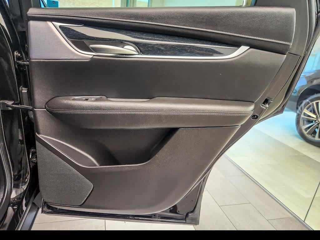 Certified 2025 Cadillac XT5 Premium Luxury w/ LPO, Floor Liner Package AWD/4WD image 25