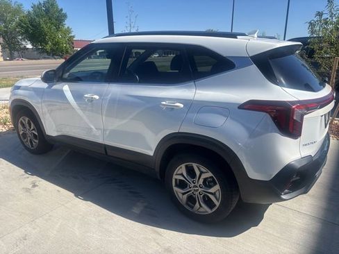 Certified 2024 Kia Seltos S AWD/4WD image 2